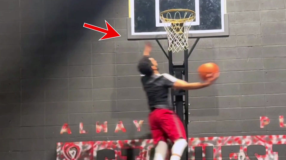 Backboard Touch Finishing  - Corner of the Backboard HAND TOUCH, Reverse